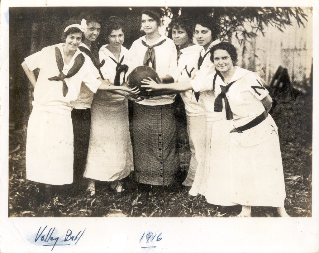 1916