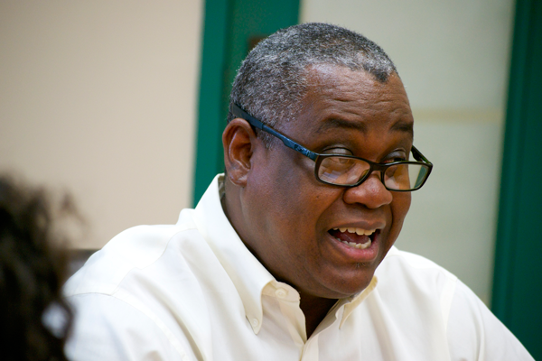 Dr. Carlos Severino