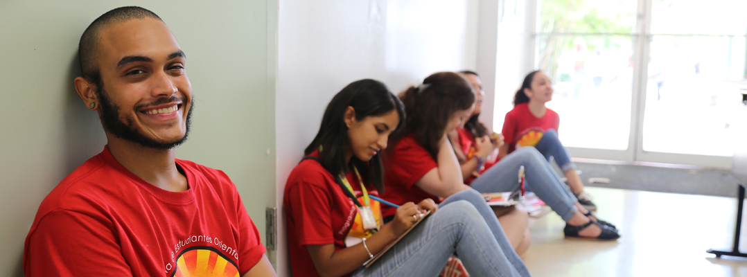 foto estudiantes orientadores