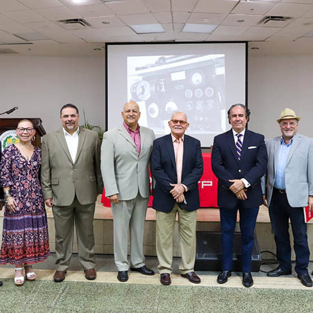 Presentación Libro Un pais que se escucha 02