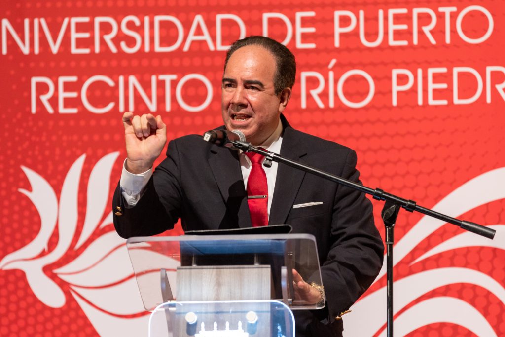 El Presidente de la UPR, El Dr. Luis A. Ferrao