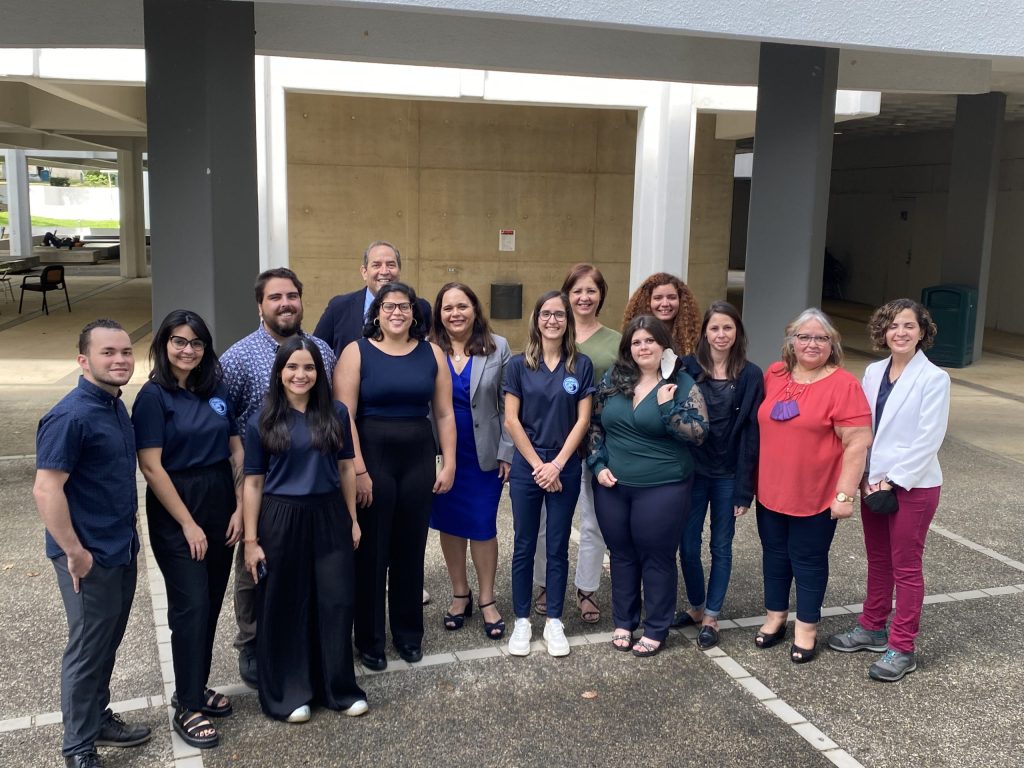 Foto del equipo de trabajo del Proyecto del Estado de las Playas Post María