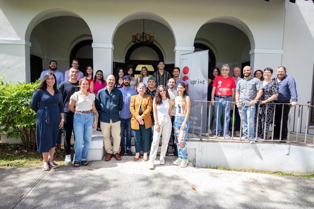 Foto del equipo de trabajo del Centro de Innovaciones Educativas