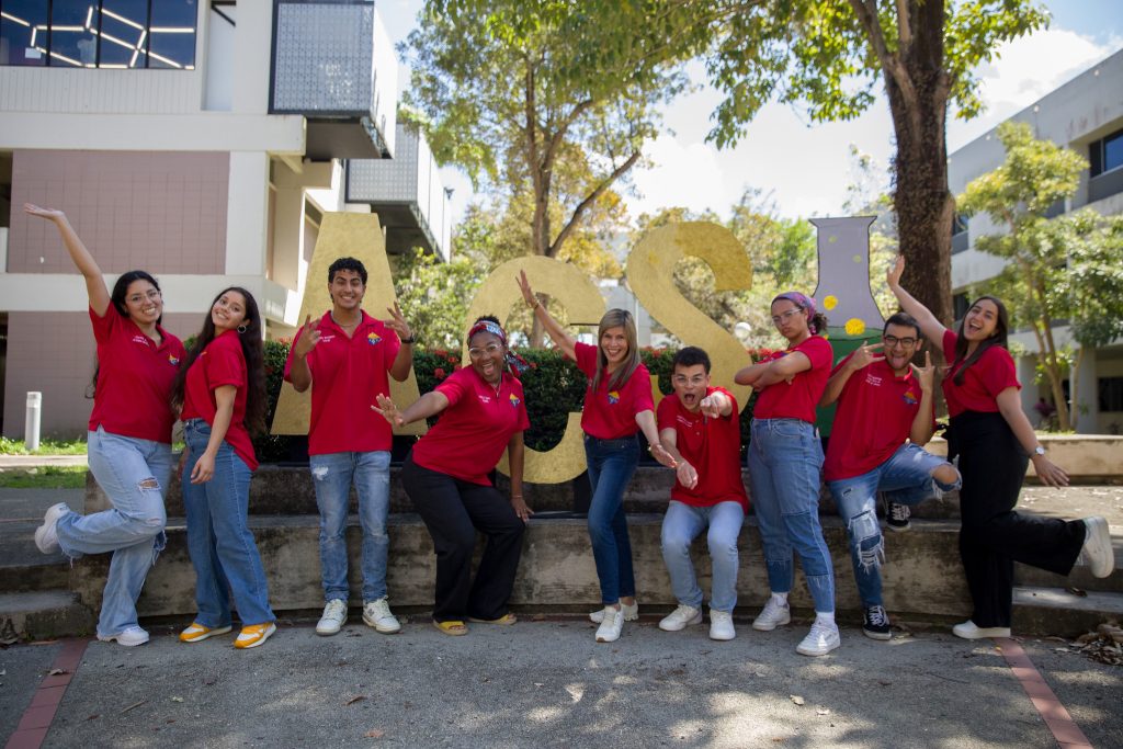 Foto del grupo de estudiantes de la Sociedad Americana de Quimica