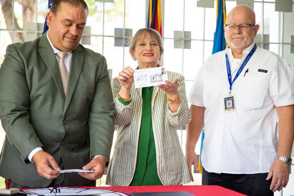 Foto de la Cancelación del sello en conmemoración de la abolición de la esclavitud