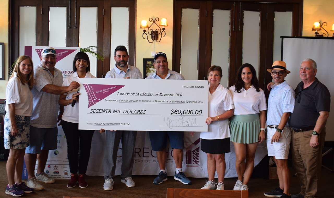 Imagen de portada de la nota del torneo de golf de la Escuela de Derecho