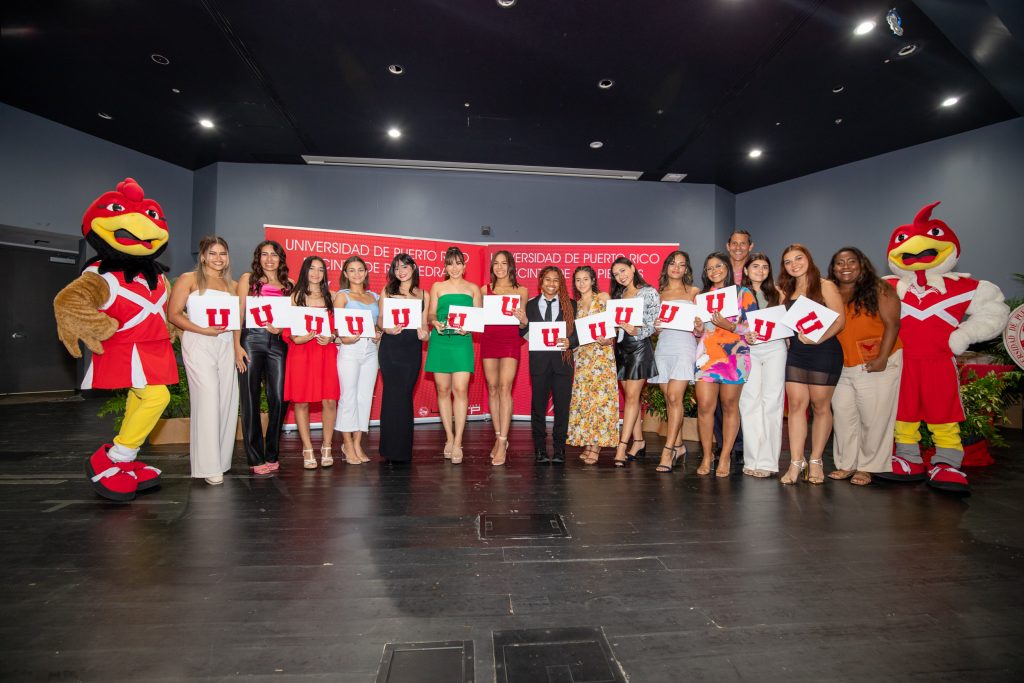 Ceremonia de Reconocimiento a Atletas Destacados y Entrega de la Letra Insignia