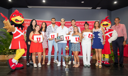 Celebración de los logros de los estudiantes atletas del Recinto de Río Piedras en la ceremonia de la Letra Insignia