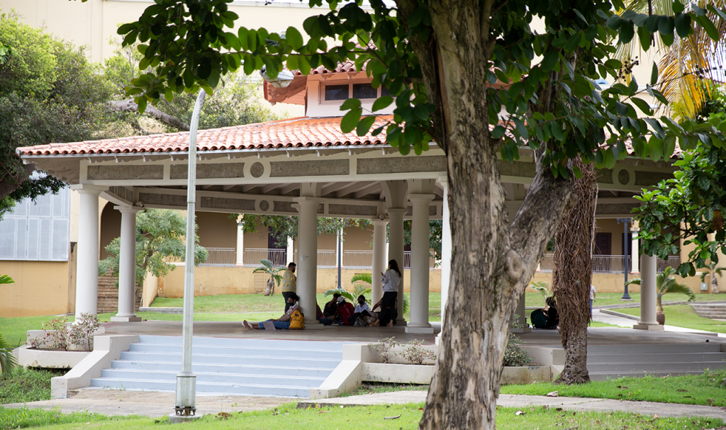 Glorieta Santiago Veve de la Facultad de Humanidades