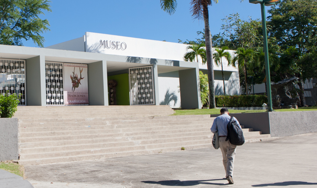 Fachada del Museo de Historia, Antropología y Arte del Recinto de Río Piedras