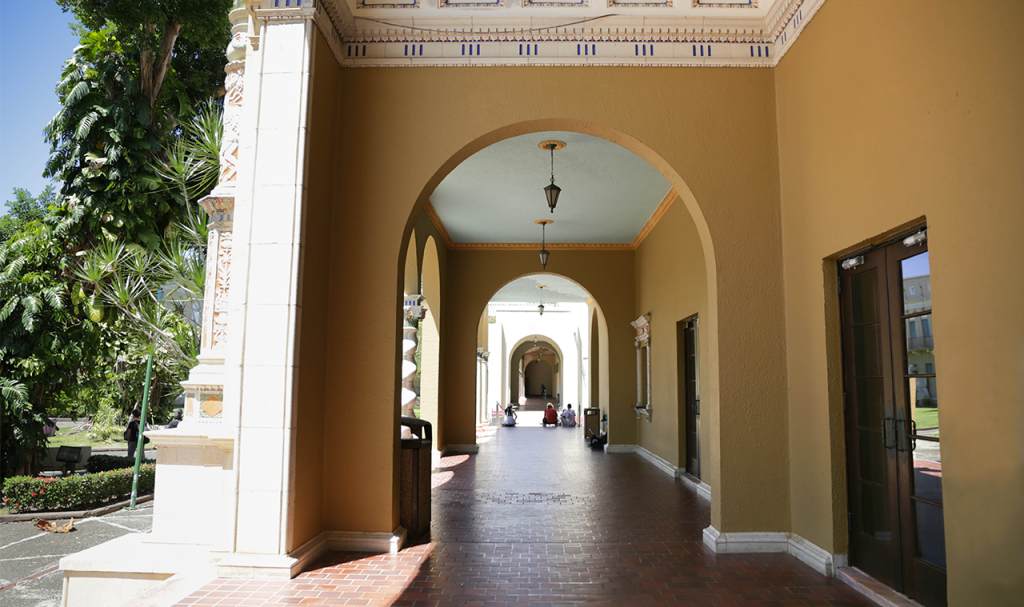 Pasillo del Teatro de la UPR