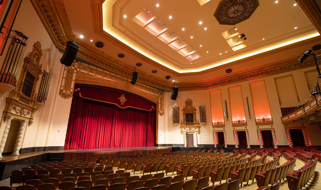 Foto del interior del Teatro de la UPR