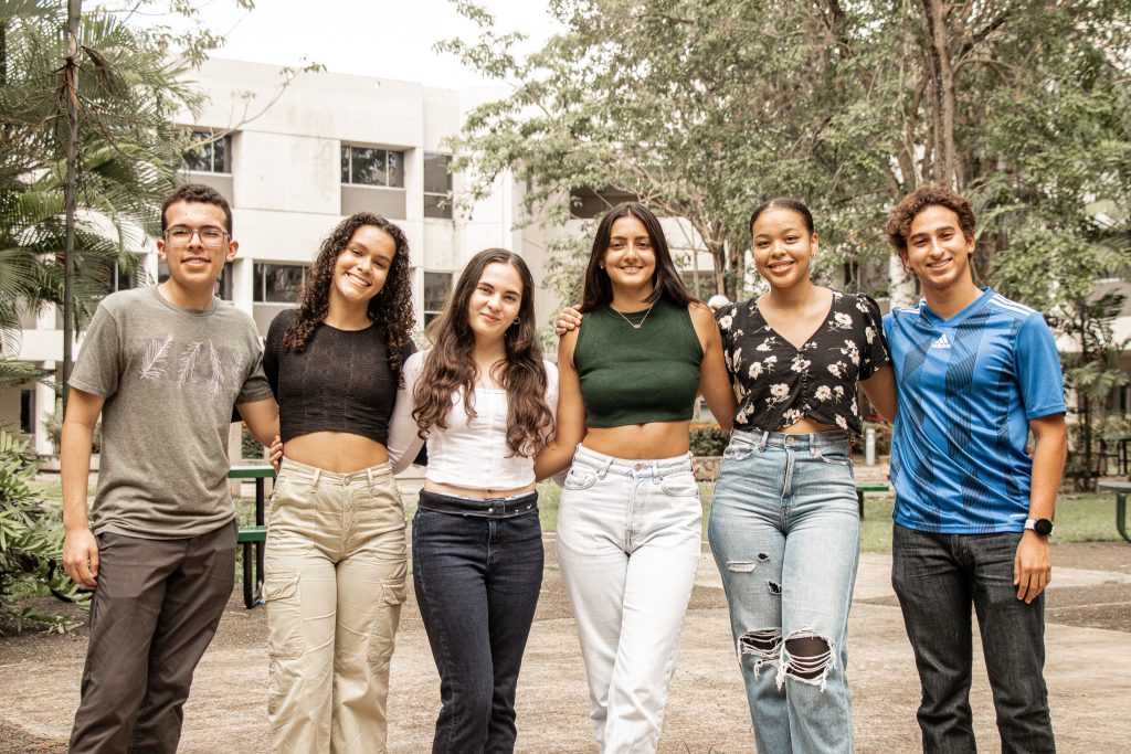 Ricardo Irene, Brittany Rosario, Melissa Hernandez, Kamila Vargas, Angelie Ventura, Ricardo Rosario.