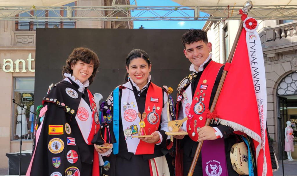 Foto de premiados de la Tuna en competencia en México