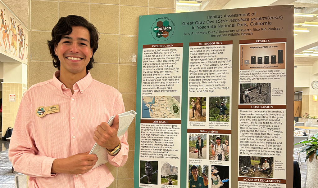 El estudiante Julio A. Campis Díaz, del Programa de Biología de la Facultad de Ciencias Naturales, quien participó en el competitivo programa Mosaics in Science Diversity Internship de Environment for the Americas durante el verano 2023