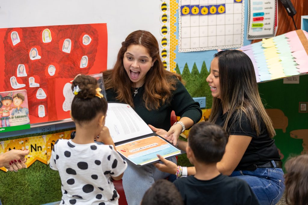 Estudiantes de la Escuela Elemental de la UPR