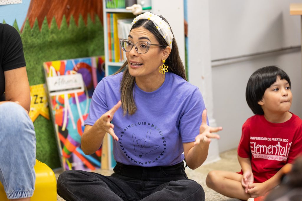 La profesora Sugeily Ortiz Rivera coordinó la actividad con el propósito de incentivar en los niños la inclusión, el amor y el respeto a la diversidad.