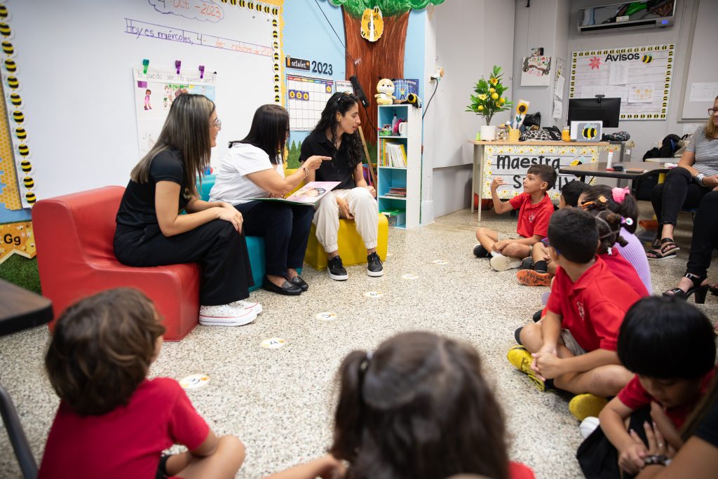 Estudiantes de la Escuela Elemental de la UPR