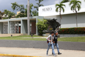 Facultad de Humanidades recibe subvención de $477,520 de parte del Institute of Museum and Library Services