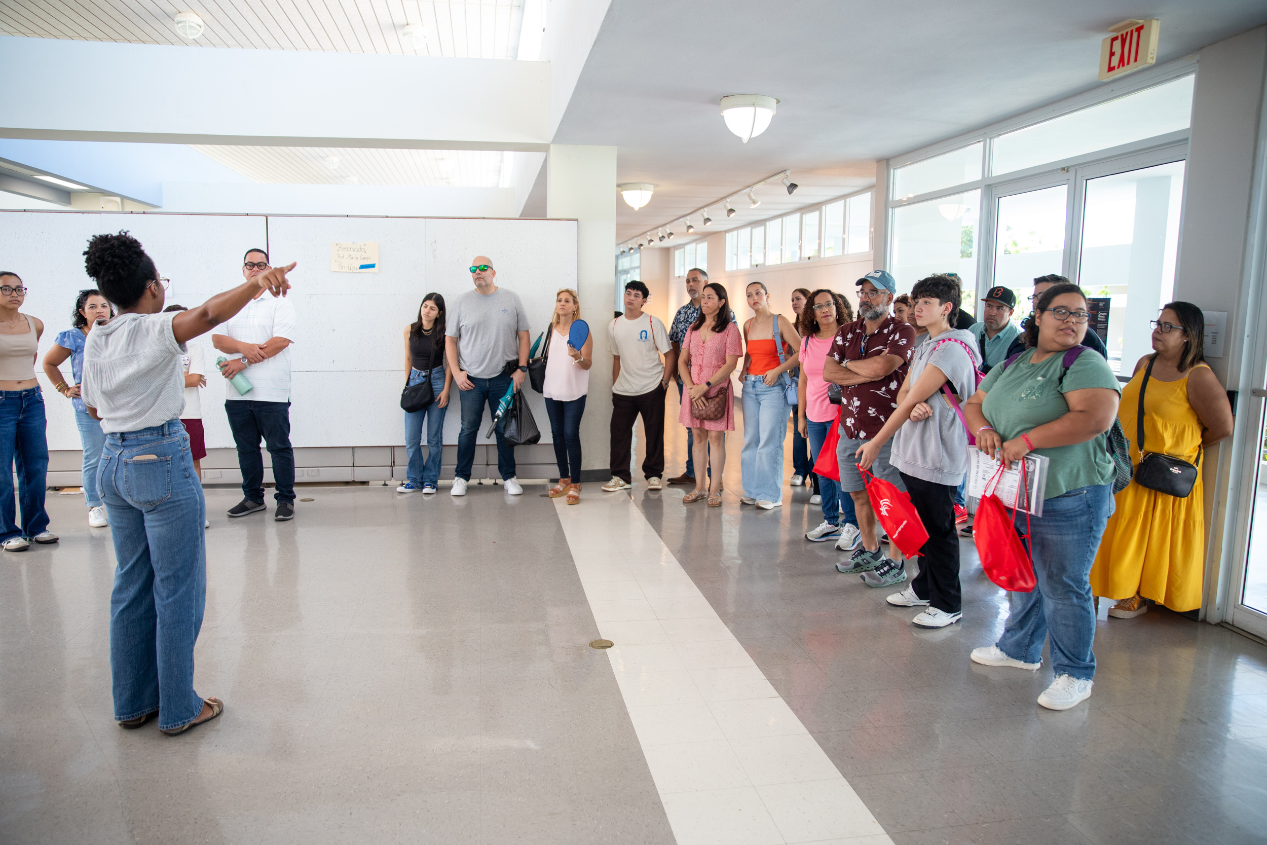 Recorridos de participantes de la Casa Abierta en la Escuela de Arquitectura