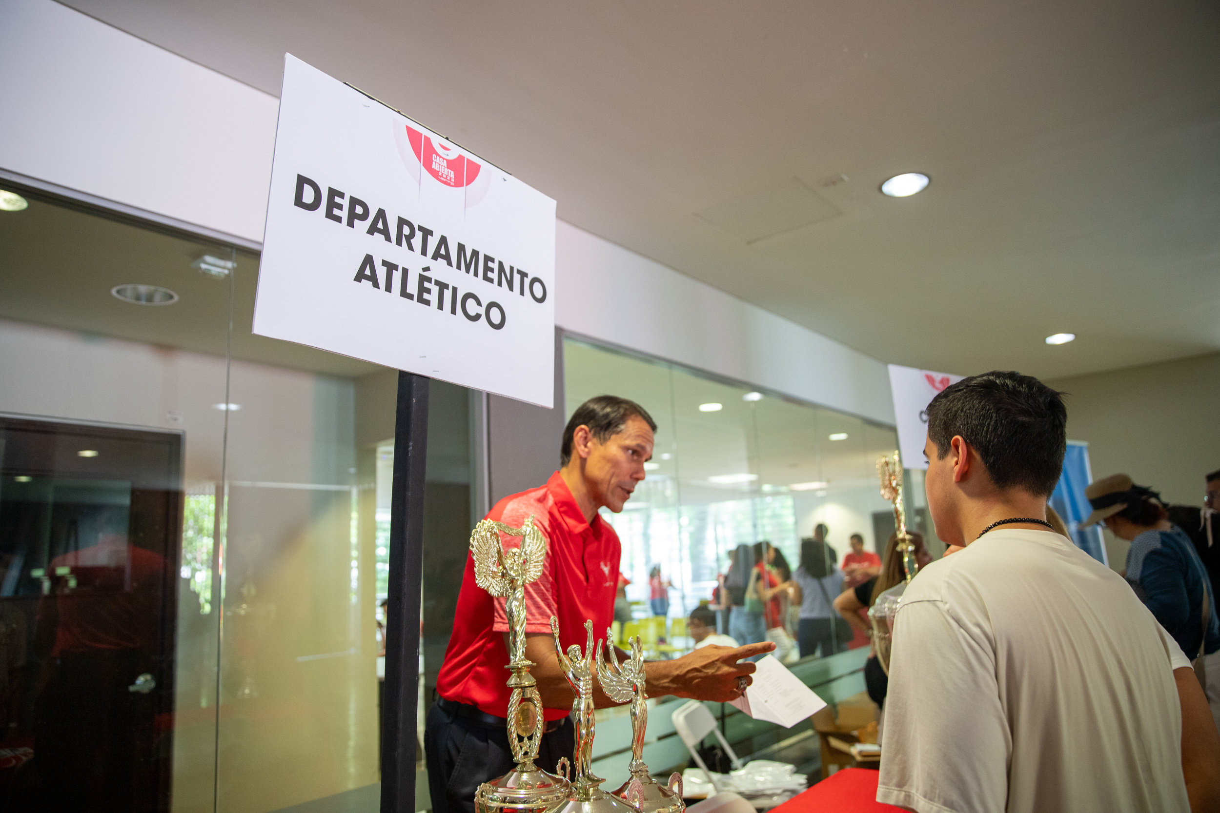 Participación del Departamento Atlético durante la Casa Abierta