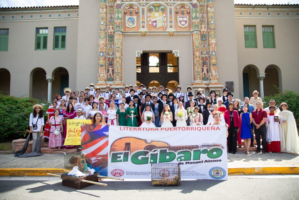 Foto de grupo de los participantes de la Boda Jíbara