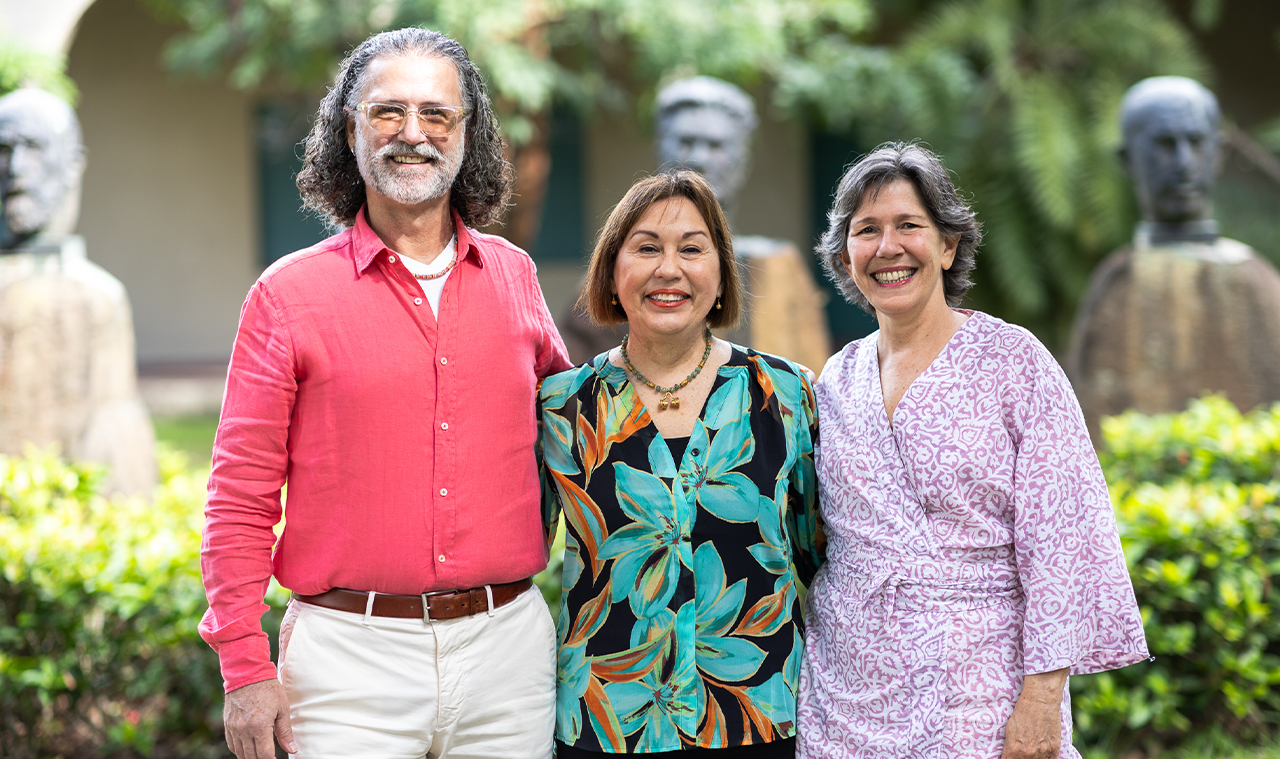 International Latino Book Awards galardonan a tres profesores del programa graduado de Traducción del Recinto de Río Piedras