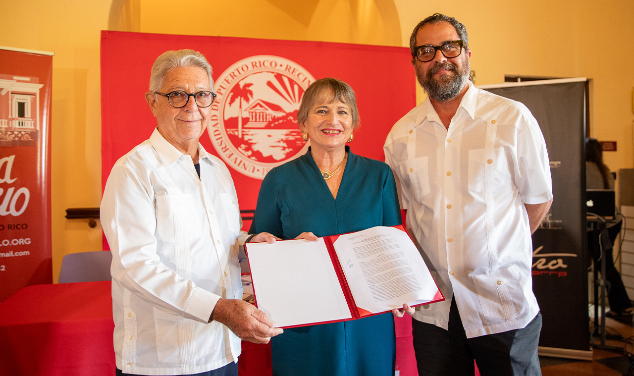 Recinto de Río Piedras de la UPR y Casa Pueblo firman acuerdo para promover la resiliencia energética