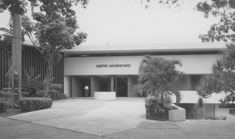 Foto antigua de Centro Univesitario