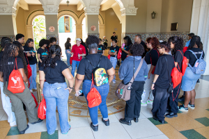 Recinto de Río Piedras y ColaborativoPR realizan iniciativa dirigida a promover mayor acceso universitario para estudiantes de comunidades en Loíza
