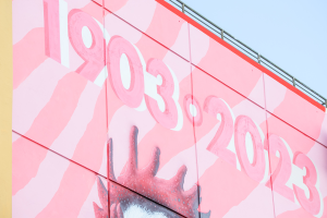 Artistas crean dos murales en el recinto para resaltar el legado de la UPR al país