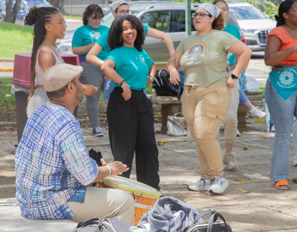 Demostración del baile de la Bomba