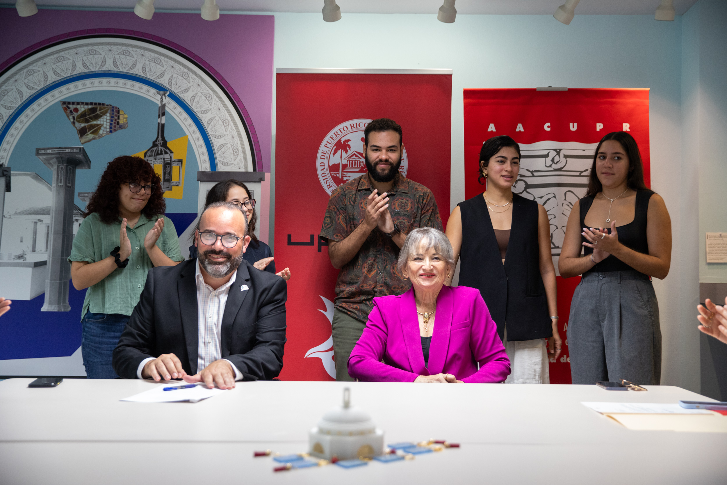 La rectora de nuestro recinto, Angélica Varela junto a César Hernández Alfonso, Superintendente del Recinto Capitolino