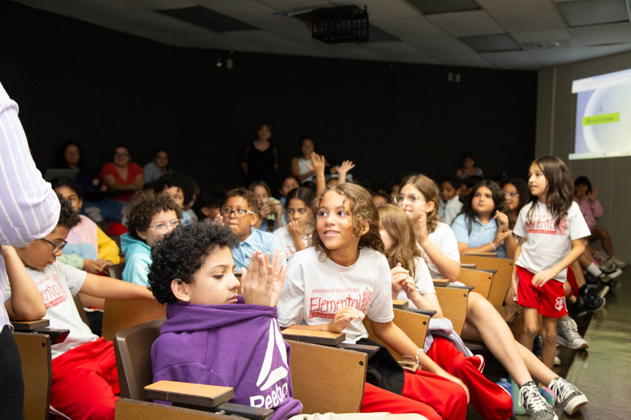 Durante el semestre, los niños participaron de varias actividades, incluyendo la creación de un mural.