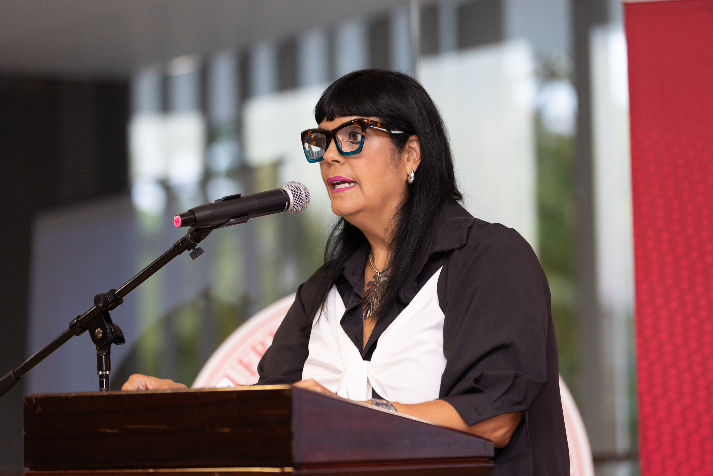 Gloria Díaz, Decana de Estudiantes