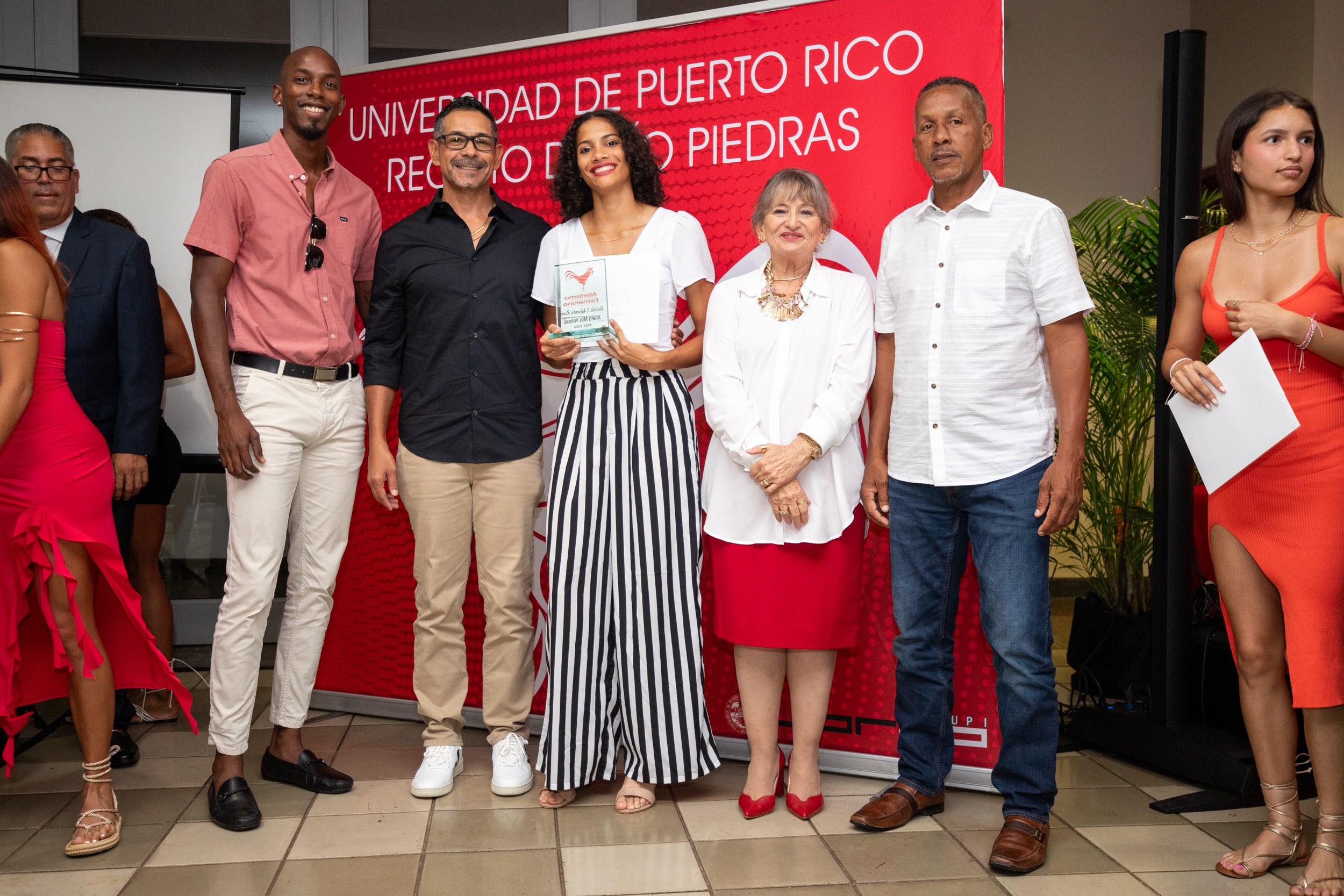 Daniela Y. Alejandro Rivera, atleta más valiosa de atletismo en la rama femenina