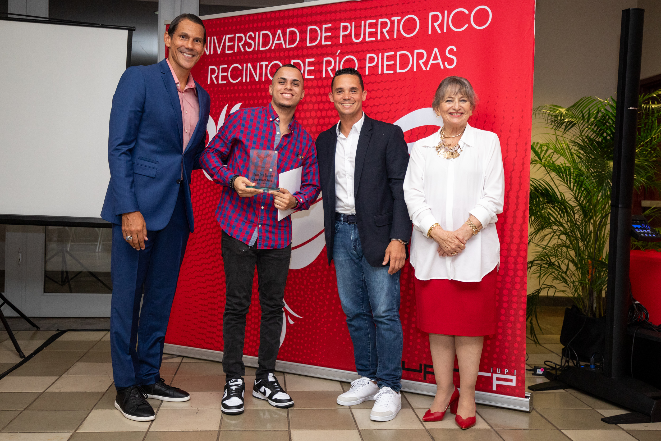 Avier Arce Sánchez, atleta más valioso del taekwondo masculino