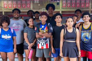 Iniciativa de CAUCE y Facultad de Educación acerca a juventud riopedrense a la disciplina deportiva del baloncesto