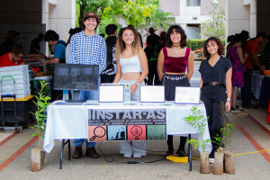 Facultad de Ciencias Naturales realiza un mercado agrícola en el recinto