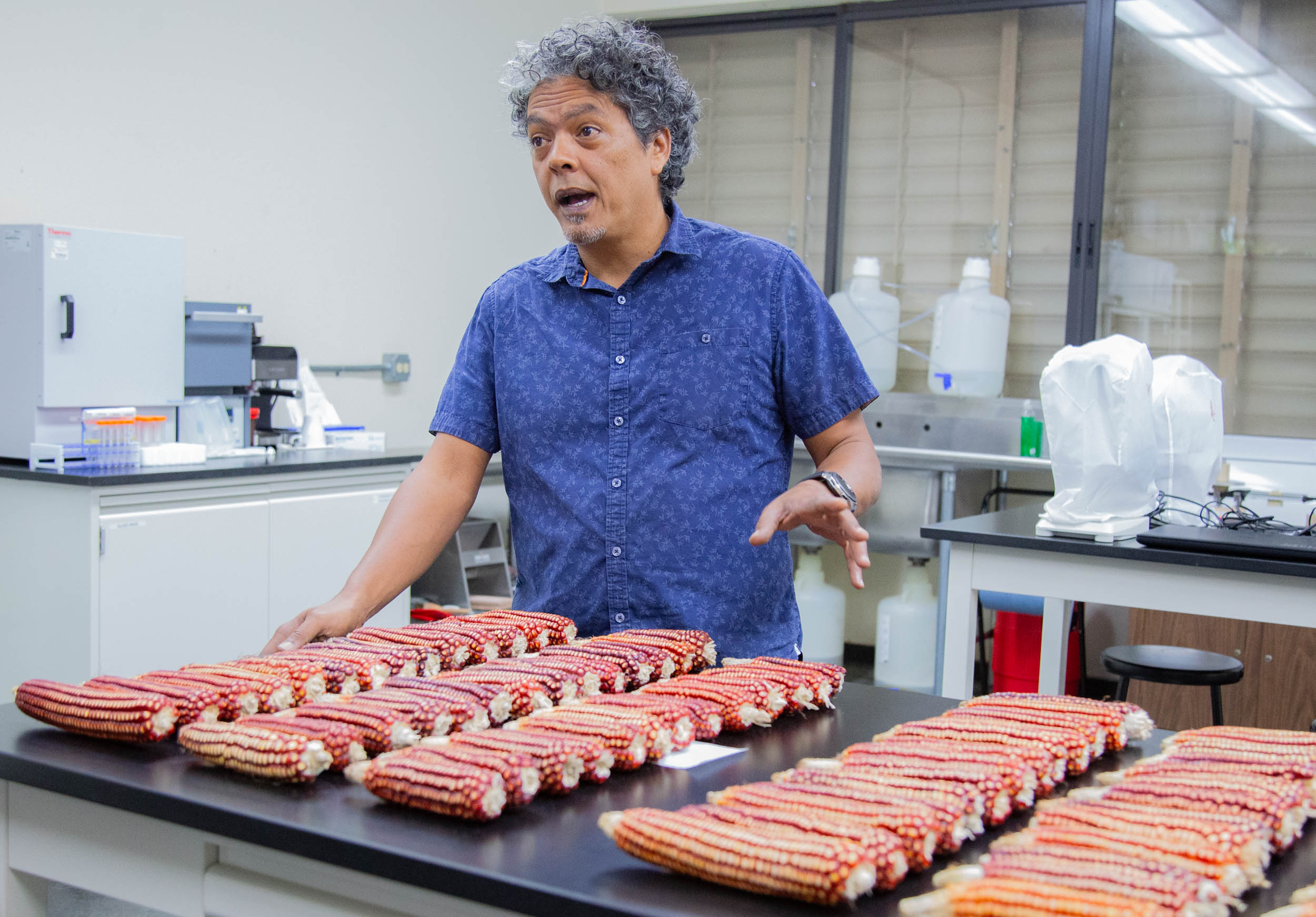 El doctor Pagán Jiménez -quien trabajó en Ecuador, Holanda y Francia- dirige el laboratorio.