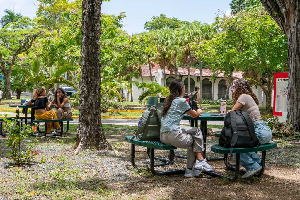 Estudiantes en el primer día de clases