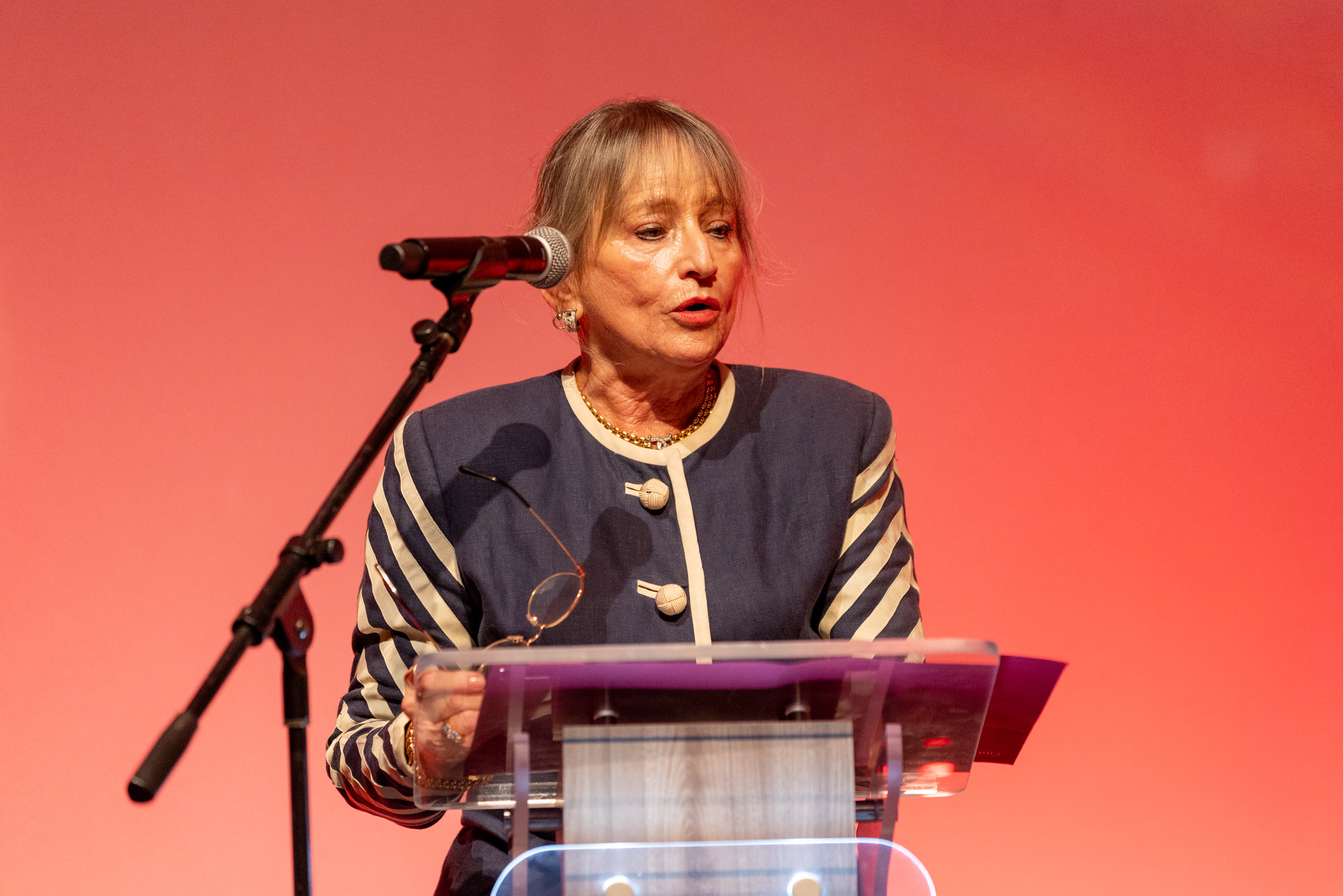 Rectora del Recinto de Río Piedras de la UPR, Dra. Angélica Varela Llavona