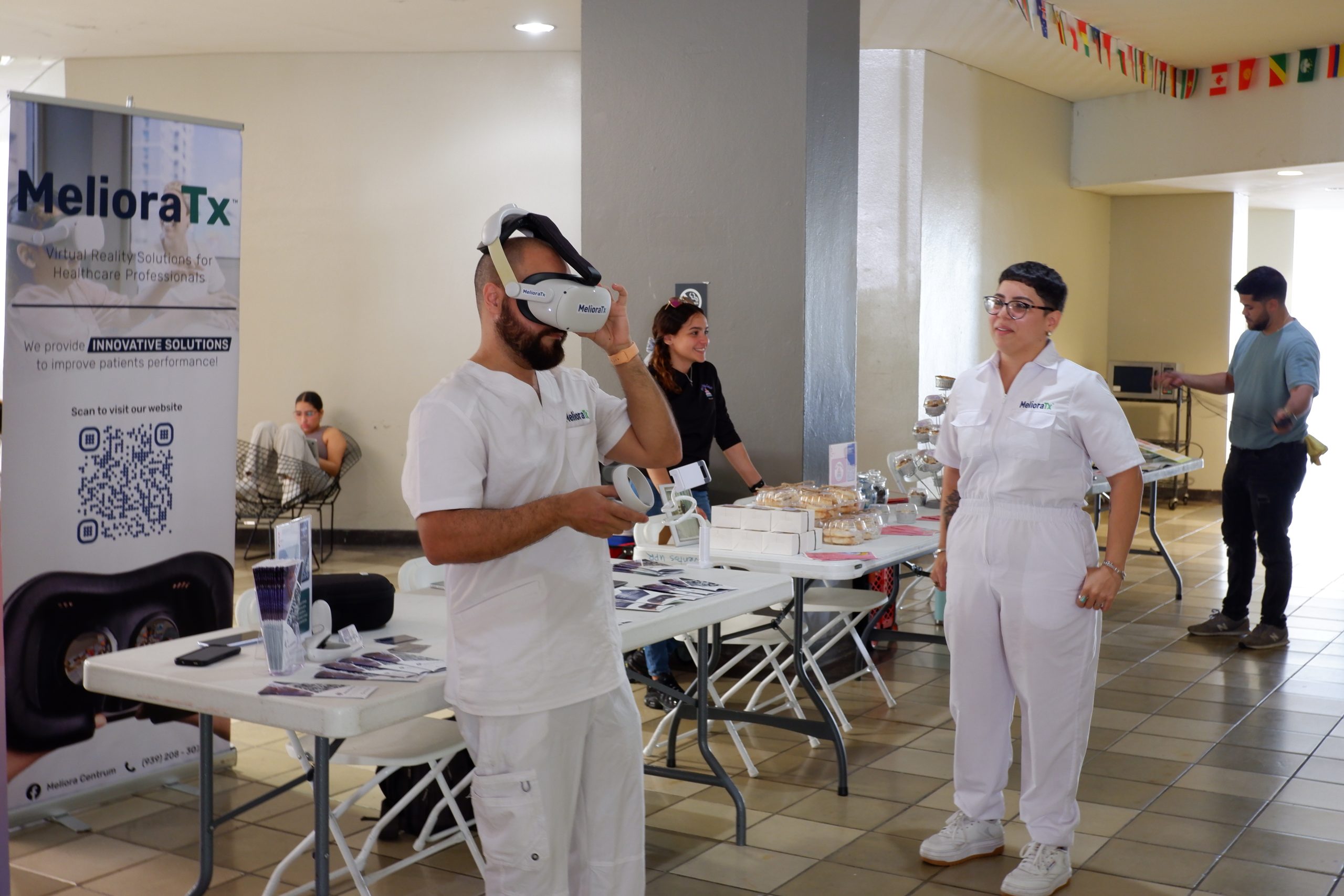 exhibidor en EXPO UPR i+c 2023
