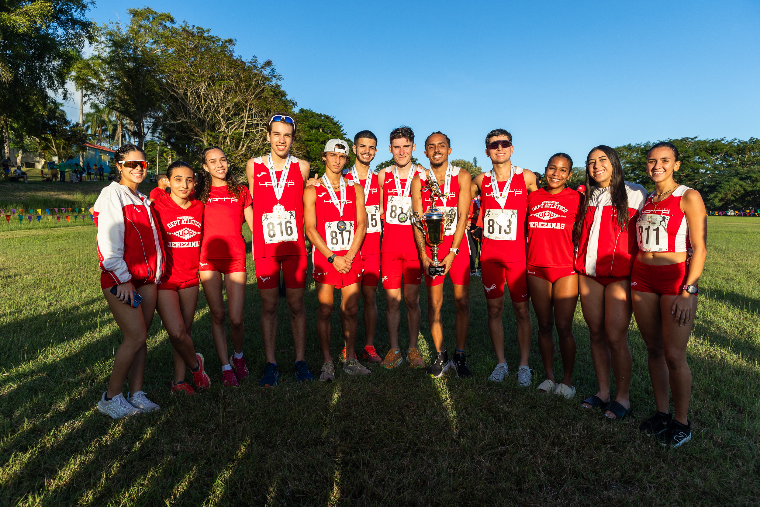 Competidores del equipo campo traviesa