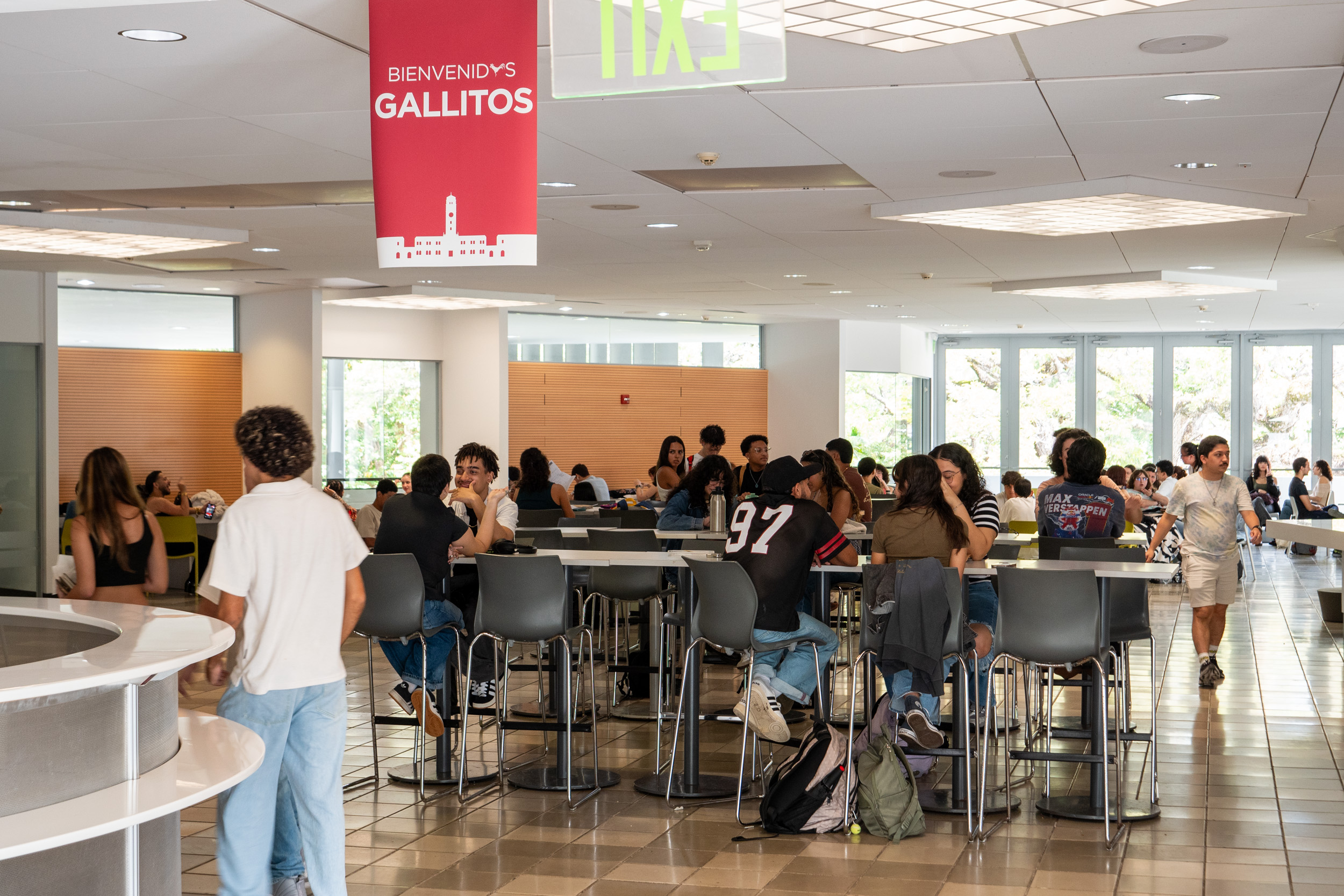 Estudiantes en el Centro Universitario Salón Espacimiento