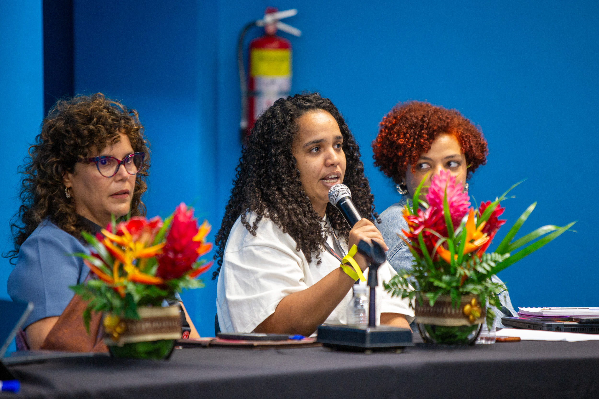 Dra. Nadjah Ríos Villarini de la UPR Recinto de Río Piedras, Fabriarelis Espinal y Esther Girón Flete del Colectivo Aquelarre
