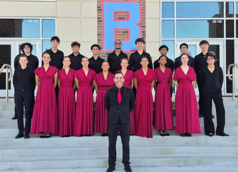 Rondalla Avanzada UHS en traje de gala