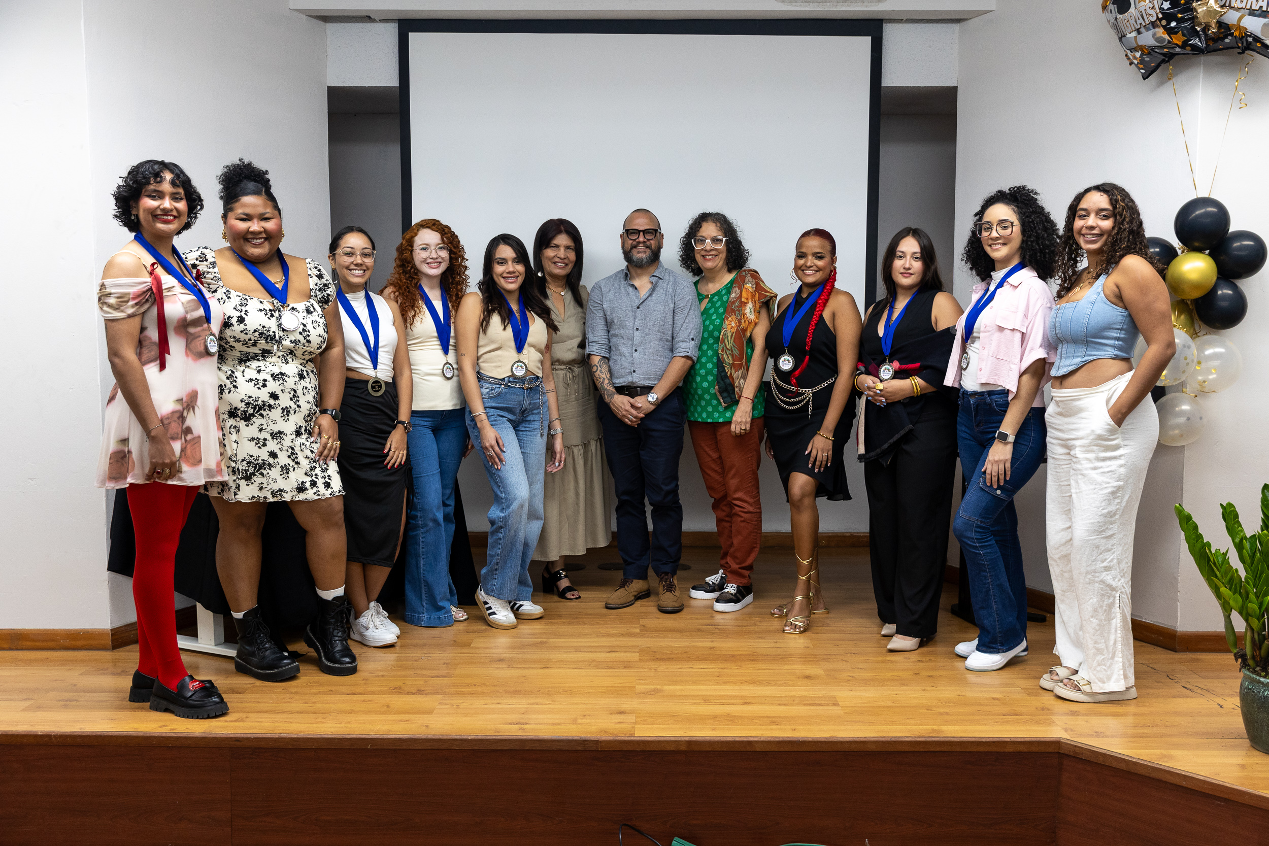 Del programa de bachillerato se encuentran: Kelian Clemente, Angelis N. De Jesús, Mitzalys Salas, Alanis Feliciano, Coralys Damián, Valeria Montañez, Anabelle Archilla, Favián Hernández, Aurelián Lugo, Iyaira Angulo, Samarys Jacub, Denisse E. Rosado y Yoan Laboy Cruz