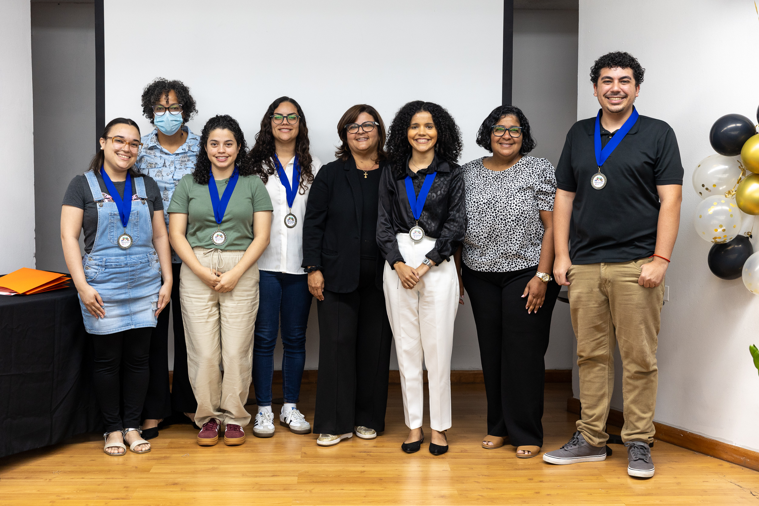 Los y las estudiantes que completaron el programa de maestría de la Escuela Graduada de Trabajo Social Beatriz Lasalle son: Dahiana C. Acevedo Rivera, Paola Chaparro Nieves, Thiana Corujo Santana, Carolina González Bravo, Adalys Hernández Rodríguez, Ricardo Hernández Asencio, Kiara Lerbous Pagán, Nicole Ortiz López, Eunice Ortiz Nieves, William E. Robles Torres, Raquel Sotomayor Rodríguez, Nicole M. Torres Rodríguez y Desirée Velázquez Román