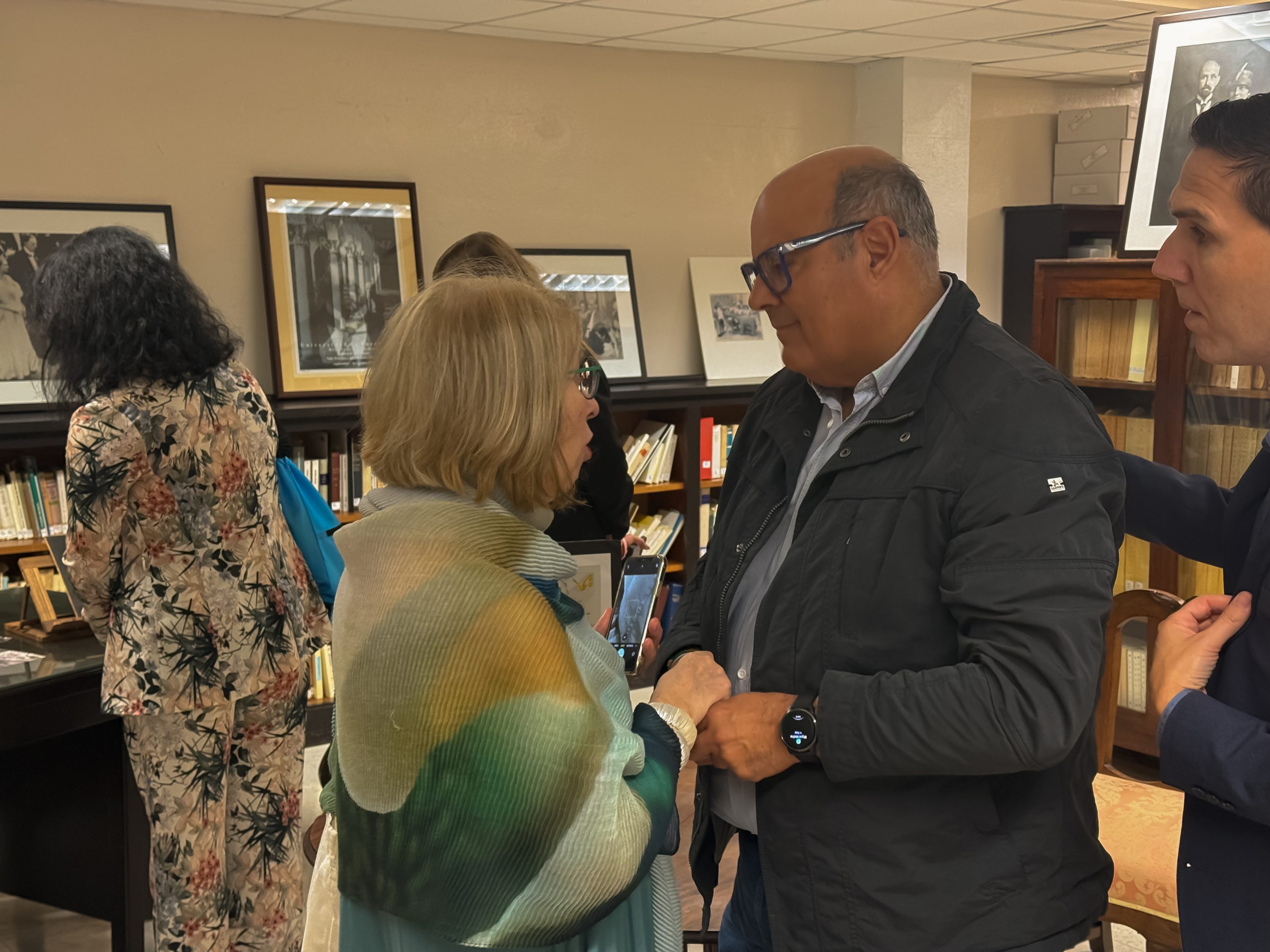Esta visita sirvió como una oportunidad para reforzar “interconexiones” globales, como lo describió el Dr. Jesús Lupiañez Herrera, alcalde de Vélez-Málaga y presidente de la Fundación María Zambrano